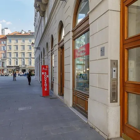 Centro I Piazza Unità